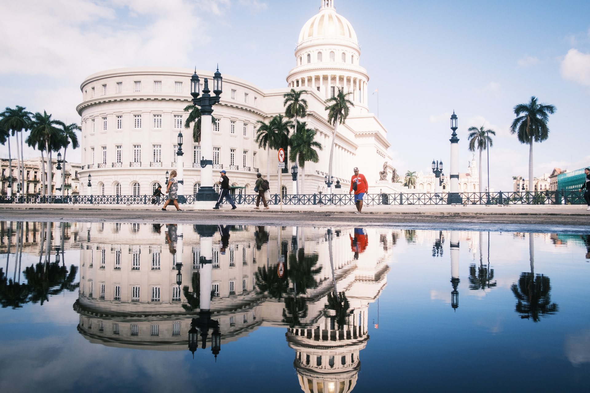 Das Capitol von Havanna mit Spiegelung.
